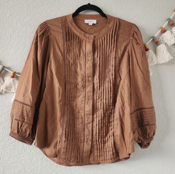 Evereve Camel Brown Eyelet Pleated Button Down Puff Sleeve Top Boho Beachy Fit M - Picture 1 of 12